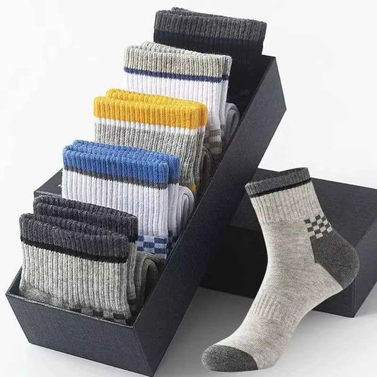 10/5/3MEN'S Mid-calf Socks Cotton Socks for All Seasons, Solid Colour and Versatile