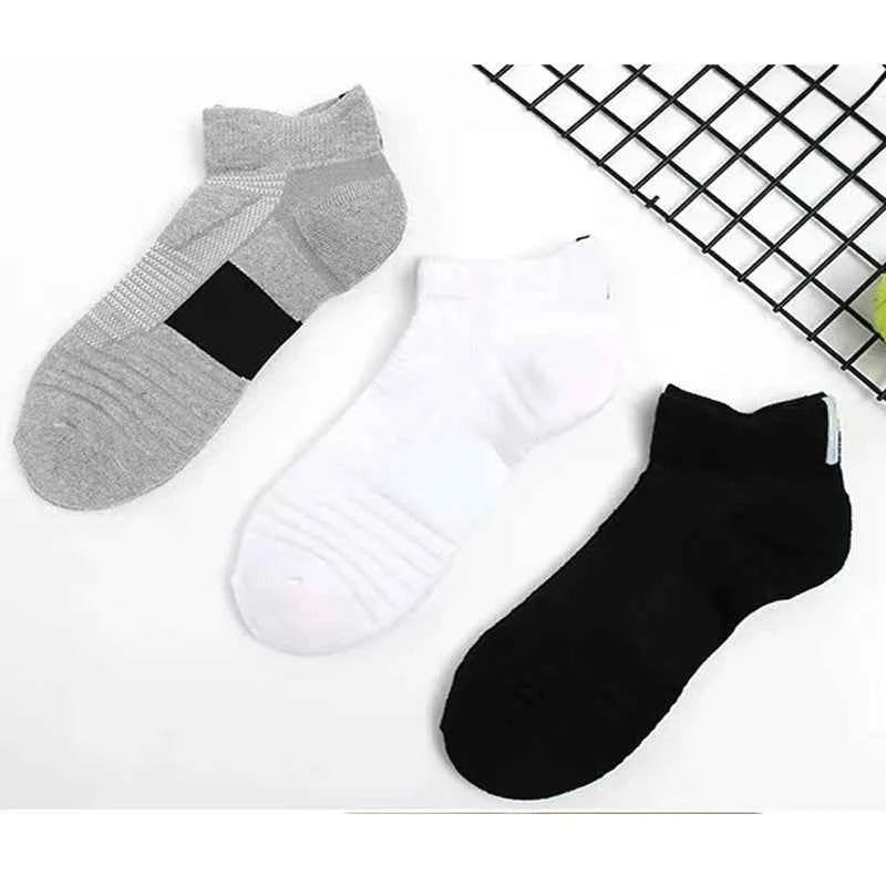 3 Pairs Breathable Mesh Athletic Terry Socks Cushioned Moisture-managing and Durable Reduces Foot for Running Hiking & Sports