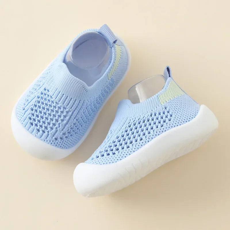 Chaussures bébé printemps populaires, maille tricotée respirante pour filles et garçons de 0 à 3 ans, baskets décontractées d'été à enfiler, antidérapantes pour tout-petits, premières chaussures de marche