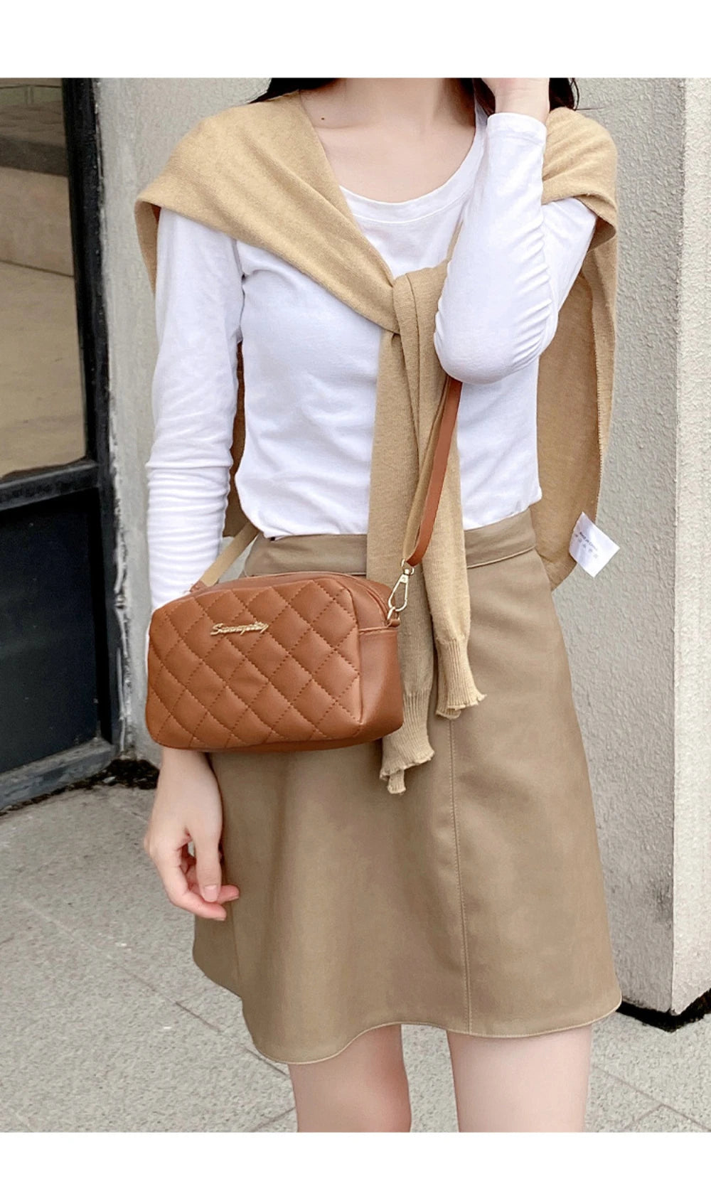 2024 Quaste Kleine Umhängetasche für Damen Trend Lingge Stickerei Kamera Damen Umhängetasche Mode Kette Damen Crossbody Taschen