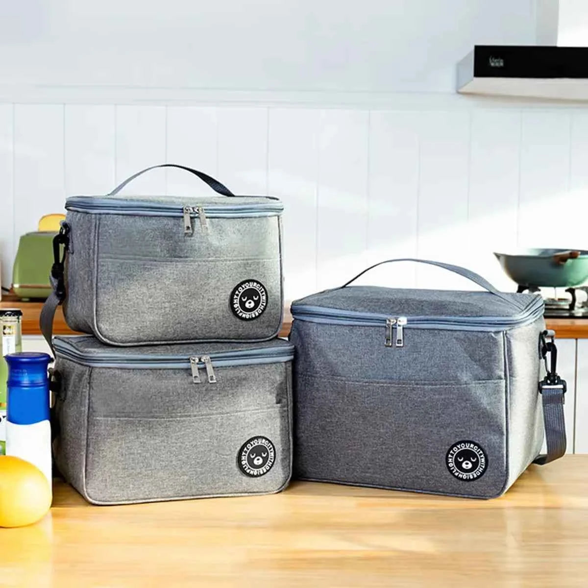 Capacity hand-held with shoulder strap insulated bag, lunch box bag, student thickened waterproof lunch bag。