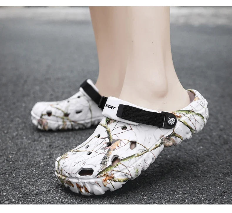 New Summer Men's Sandals New Home Garden Shoes Comfortable and Lightweight Men Slippers Non-Slip Soft Bottom Flip Flop Sandals