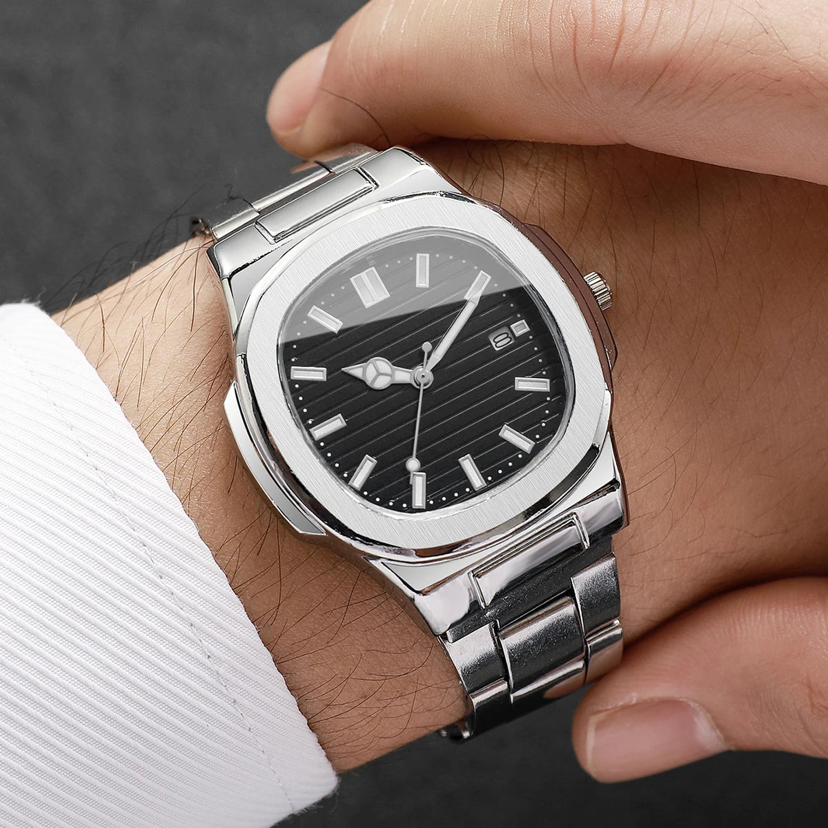 Herrenmode Armbanduhren, Business-Quarzuhr mit quadratischem Zifferblatt, Edelstahlarmband und Kalender für Herren (ohne Box)