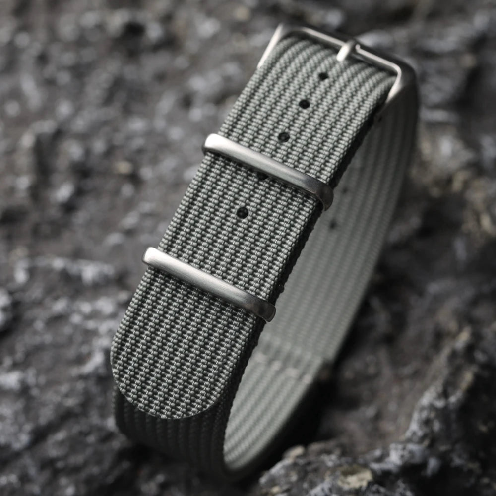 Neues geripptes Nylonarmband Nylon Uhrenarmband 18mm 20mm 22mm Uhrenarmbandzubehör für Militäruhrenarmband Armbänder