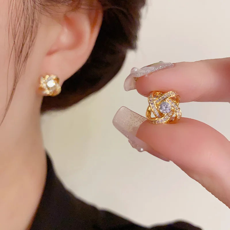 Light Luxury Zircon Stud Earrings Simple Cross Hollow Geometric Earrings Wedding Party Exquisite Ear Jewellery Women Gifts K-