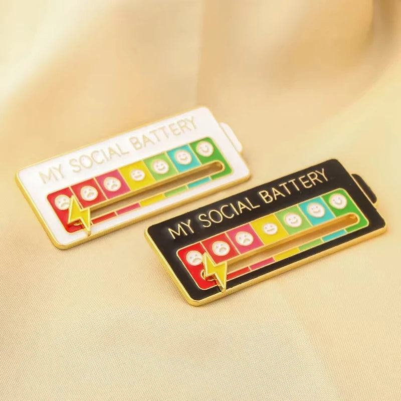 Mood Expression Pins for Women Men My Social Battery Brooches on Clothes Funny Alloy Badge Gifts
