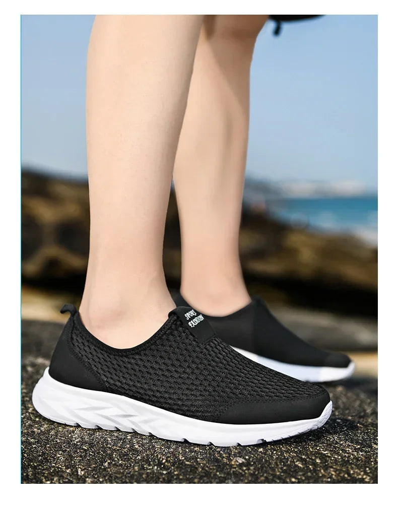 2026 New Shoes Men Loafers Light Walking Breathable Summer Comfortable Casual Shoes Men Sneakers Zapatillas Hombre Plus