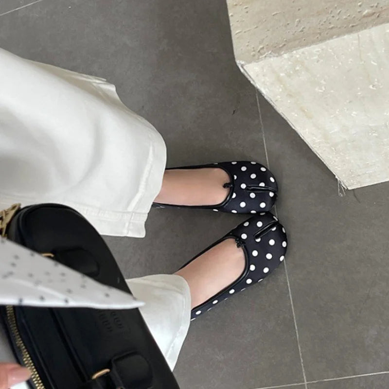 2026 New Women's Polka Dot Split-Toe Flats, Soft Slip-On Ballet Shoes, Comfortable Fashion Casual Flat Shoes for Ladies