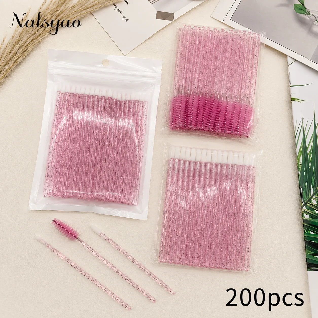 200pcs Eyelash Extension Special Eyelash Removal Brush Micro Brush Eyelash Brush Lipline Cotton Brush for Eyelash Extension Tool