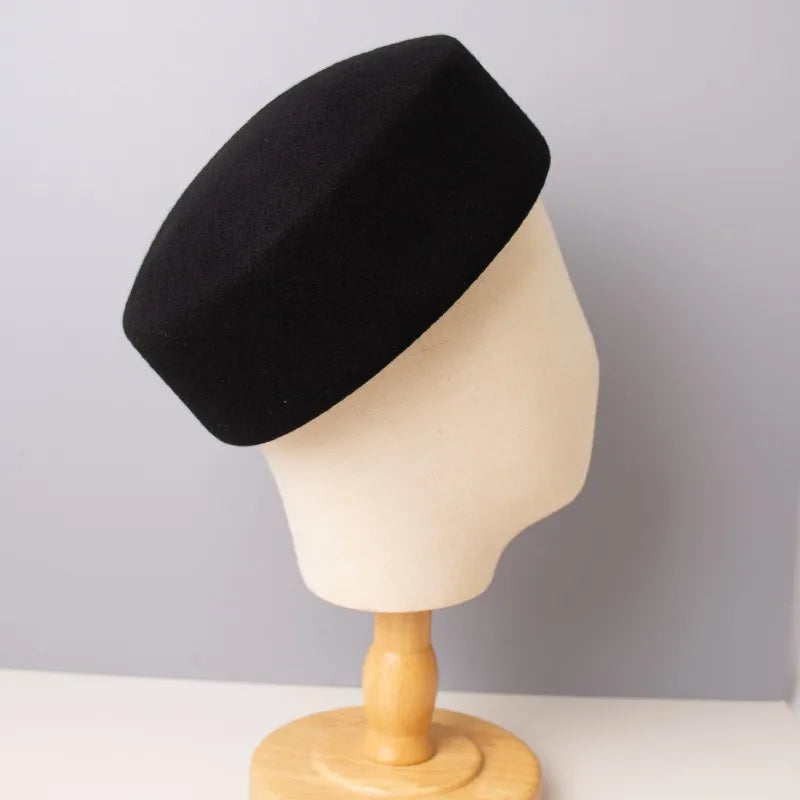 Vintage Hard Top Flat Fedoras Hats Women 100% Wool Felt Berets Hat Wedding Fascinator Caps Wedding Cocktail Party Pillbox Hat