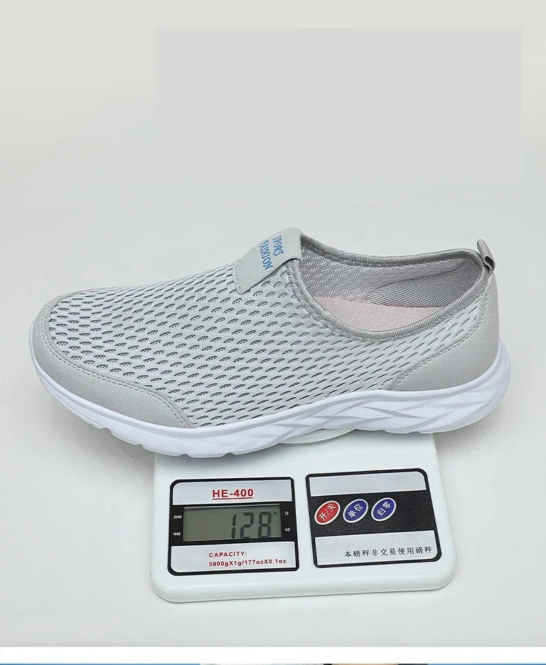 2026 New Shoes Men Loafers Light Walking Breathable Summer Comfortable Casual Shoes Men Sneakers Zapatillas Hombre Plus