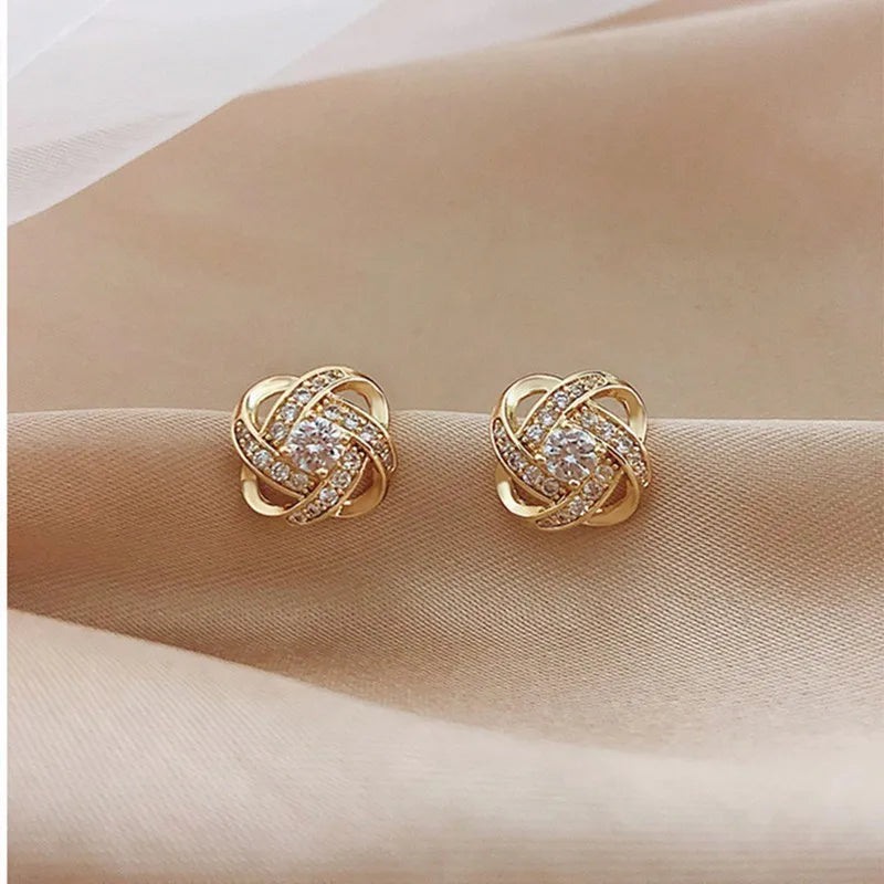 Light Luxury Zircon Stud Earrings Simple Cross Hollow Geometric Earrings Wedding Party Exquisite Ear Jewellery Women Gifts K-