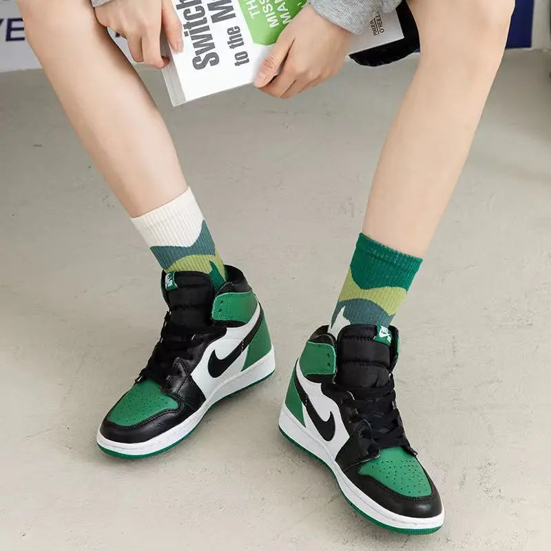 4 Paires de Chaussettes Tendance, Douces et Polyvalentes pour Hommes et Femmes, Confortables et Respirantes, Idéales pour la Course et le Fitness