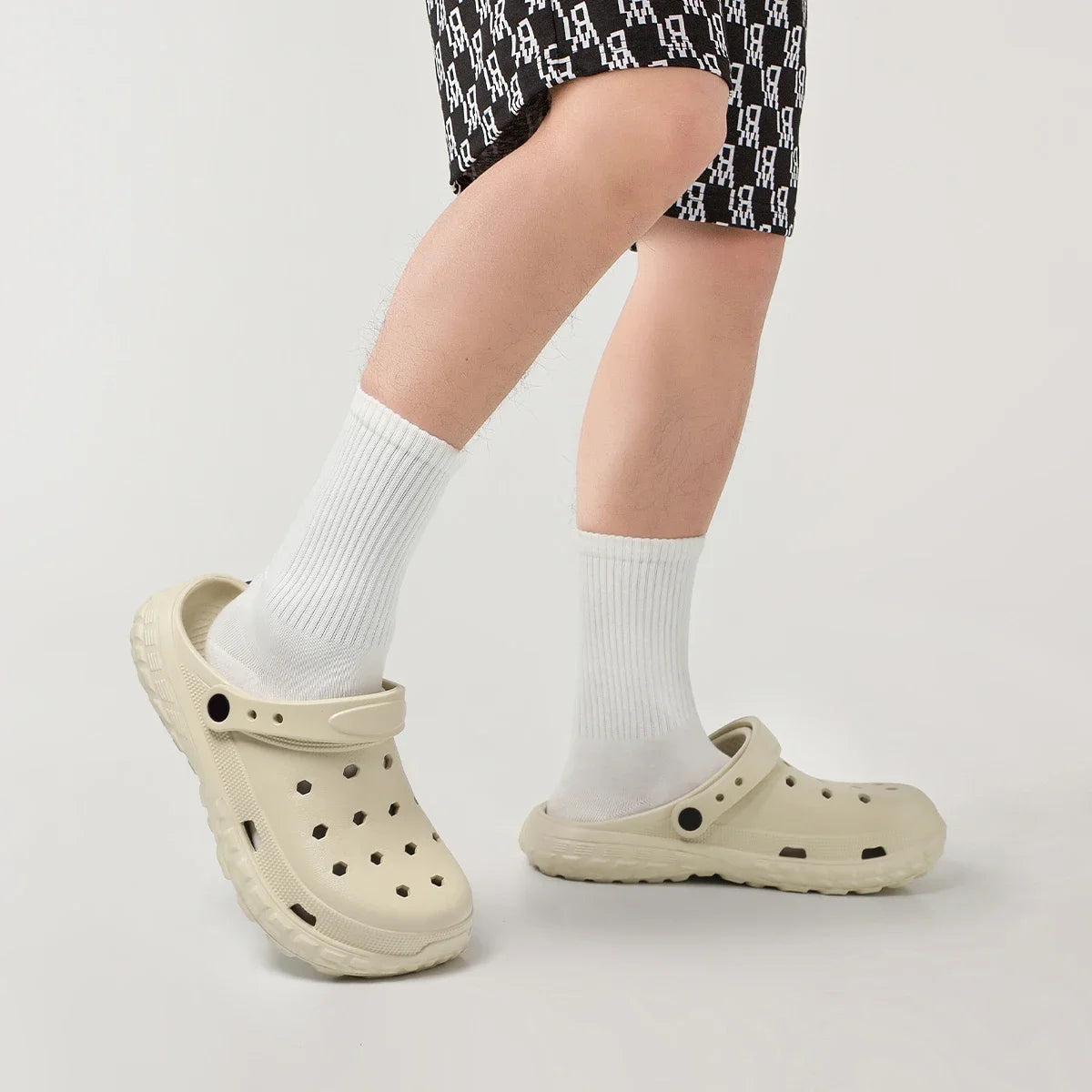 2026 Damen- und Herren-Clogs Sommer rutschfeste Outdoor-Sandalen Geschlossene Zehen Scheißgefühl Strandschuhe Dicke Sohle Weiche Sohle