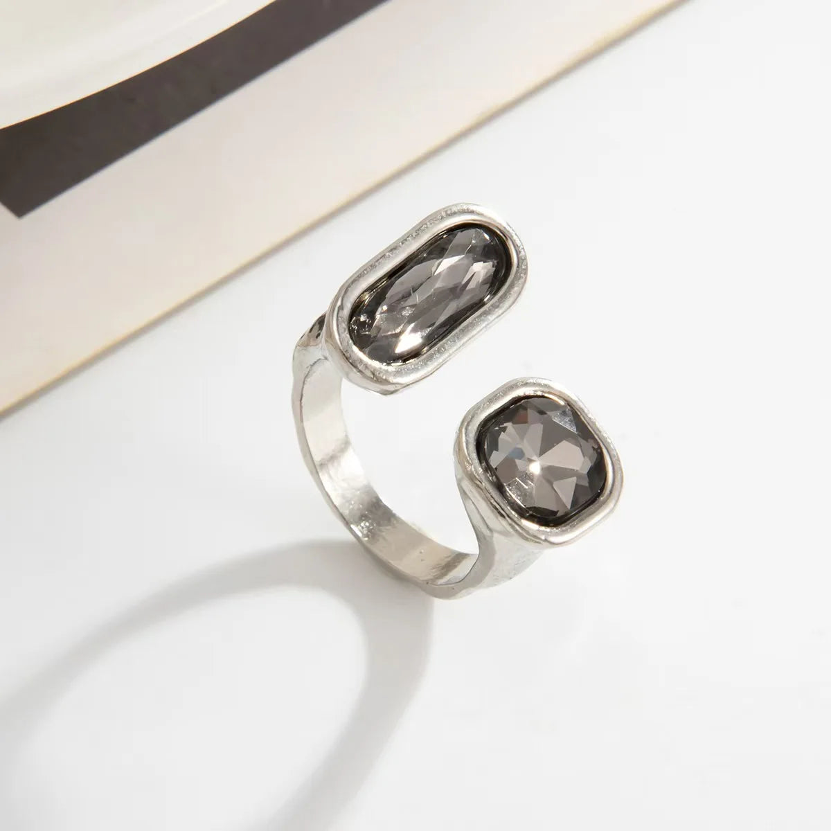 Minimalist Acrylic Rhinestone Open Ring for Women Korean Fashion Geometry Adjustable Knuckle Ring Party Jewelry Lady Gifts