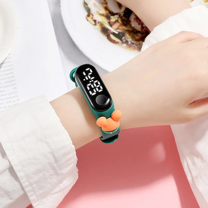 Mode Mickey Kinderuhren für Mädchen Elektronisches Armband Sport Touch LED Spiderman Puppe Kinderuhr Frauen Wasserdichte Uhr