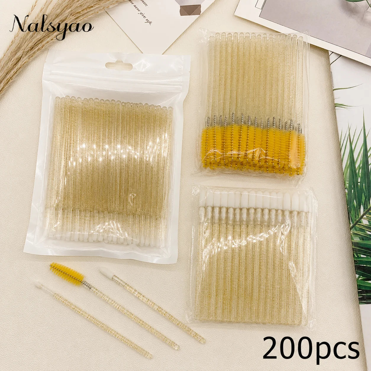 200pcs Eyelash Extension Special Eyelash Removal Brush Micro Brush Eyelash Brush Lipline Cotton Brush for Eyelash Extension Tool