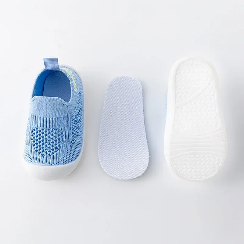Chaussures bébé printemps populaires, maille tricotée respirante pour filles et garçons de 0 à 3 ans, baskets décontractées d'été à enfiler, antidérapantes pour tout-petits, premières chaussures de marche