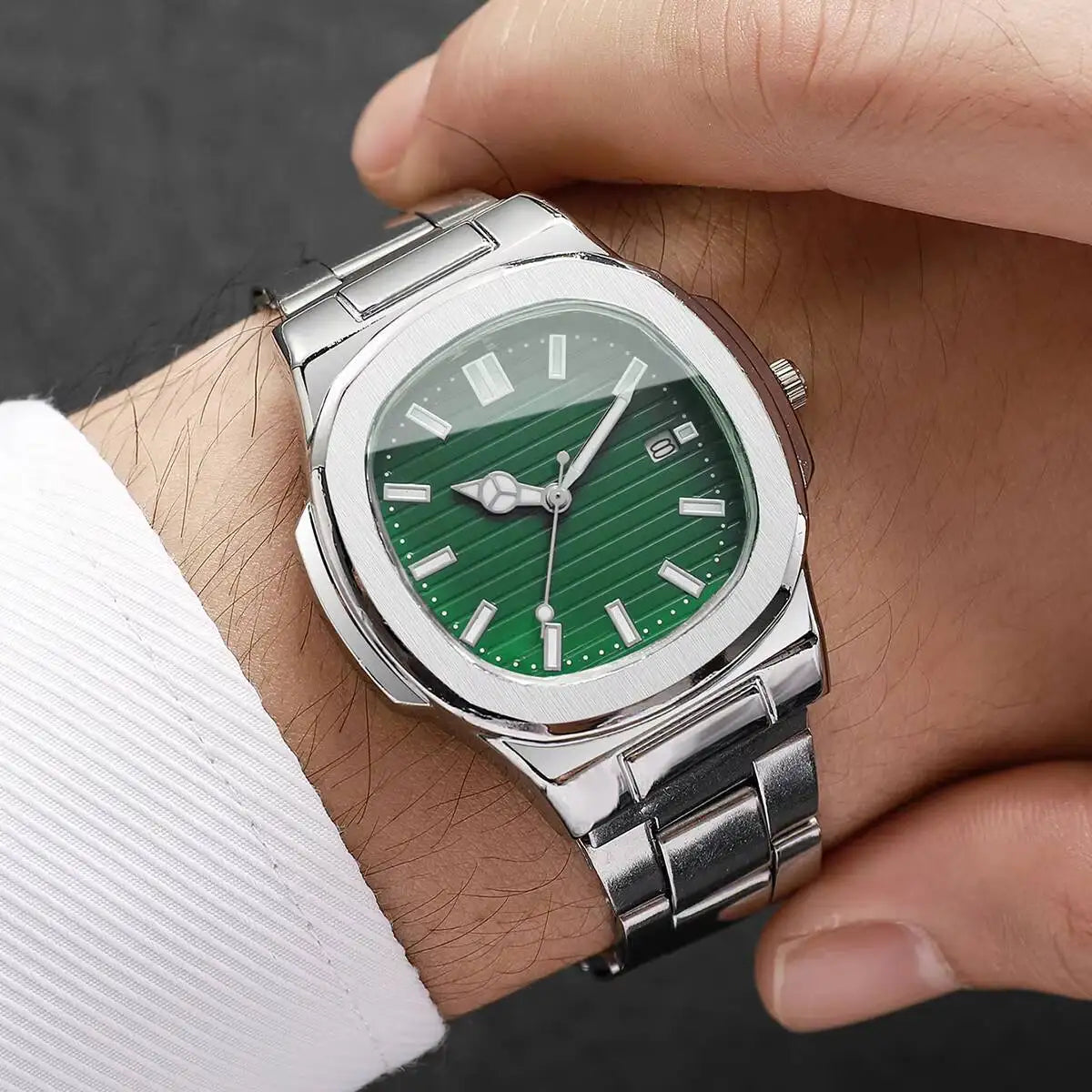 Luxus Herren Business Uhren Mode Quadratisches Zifferblatt Edelstahlarmband Quarzuhr mit Kalender für Herrenuhr (Ohne Box)