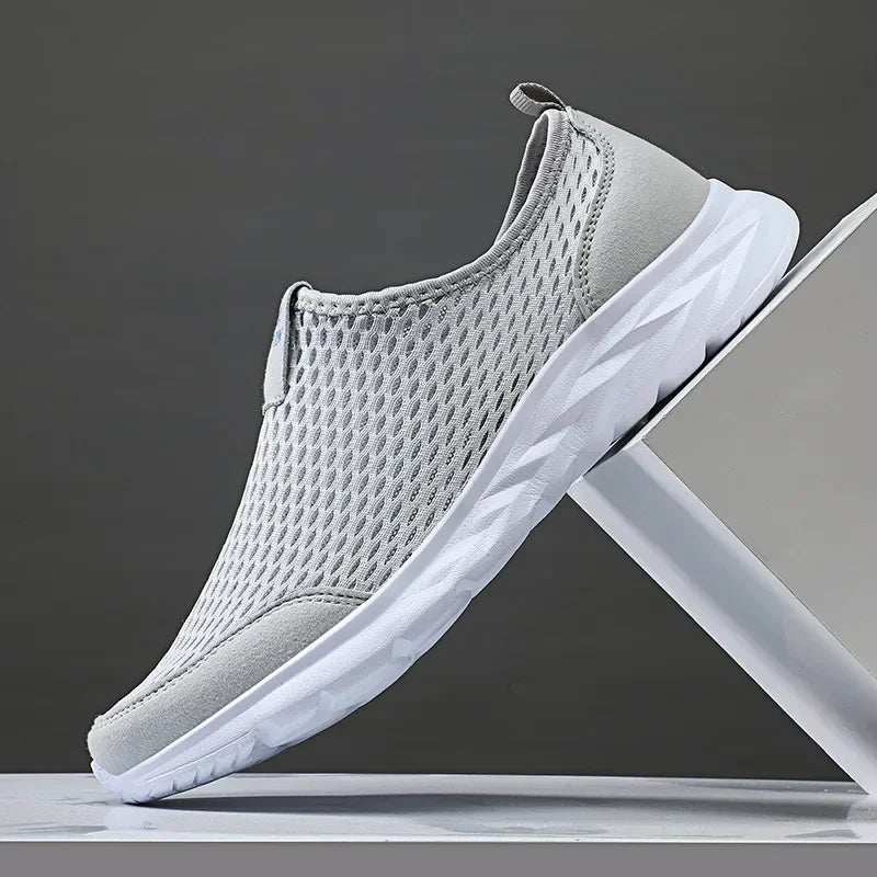2026 New Shoes Men Loafers Light Walking Breathable Summer Comfortable Casual Shoes Men Sneakers Zapatillas Hombre Plus