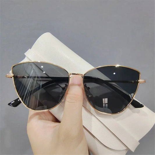 Hot Fashion Oversized Vintage Cat Eye Sunglasses Women Trending Summer Driving Eyewear Shades UV400 for Lady